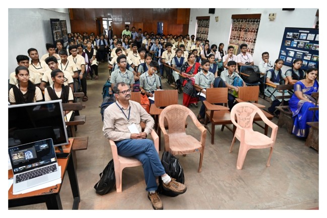 Student-scientists interaction programs