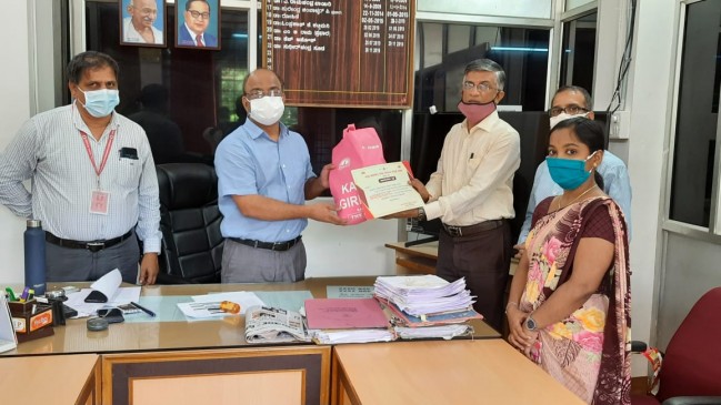 Mask donation by nss units to district health officer.